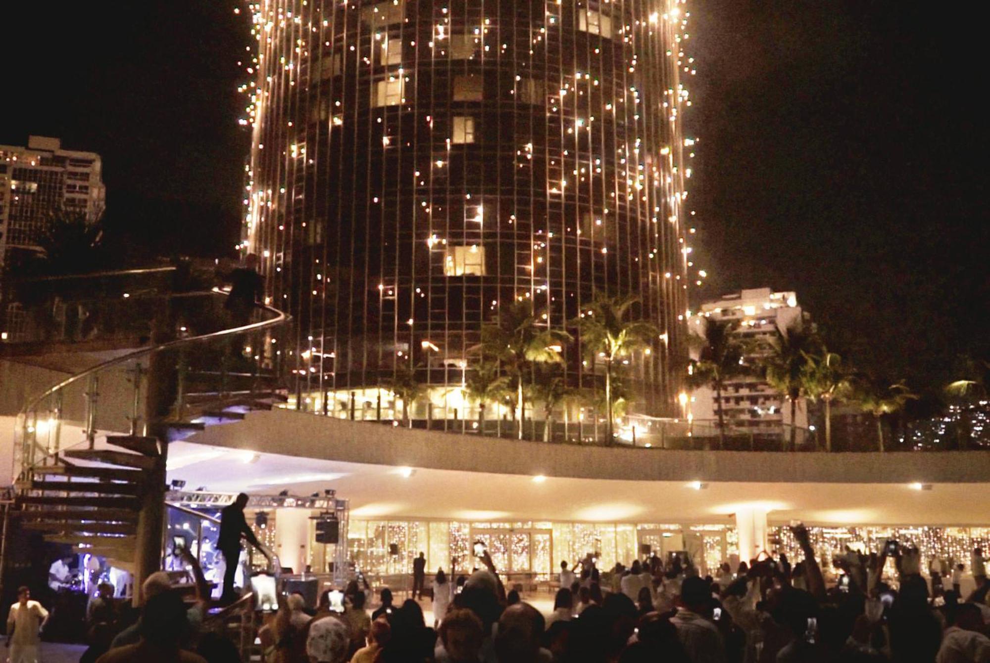 Hotel Nacional Rio De Janeiro - Oficial エクステリア 写真 The 2007 lighting of the Christmas tree at the Hilton San Diego